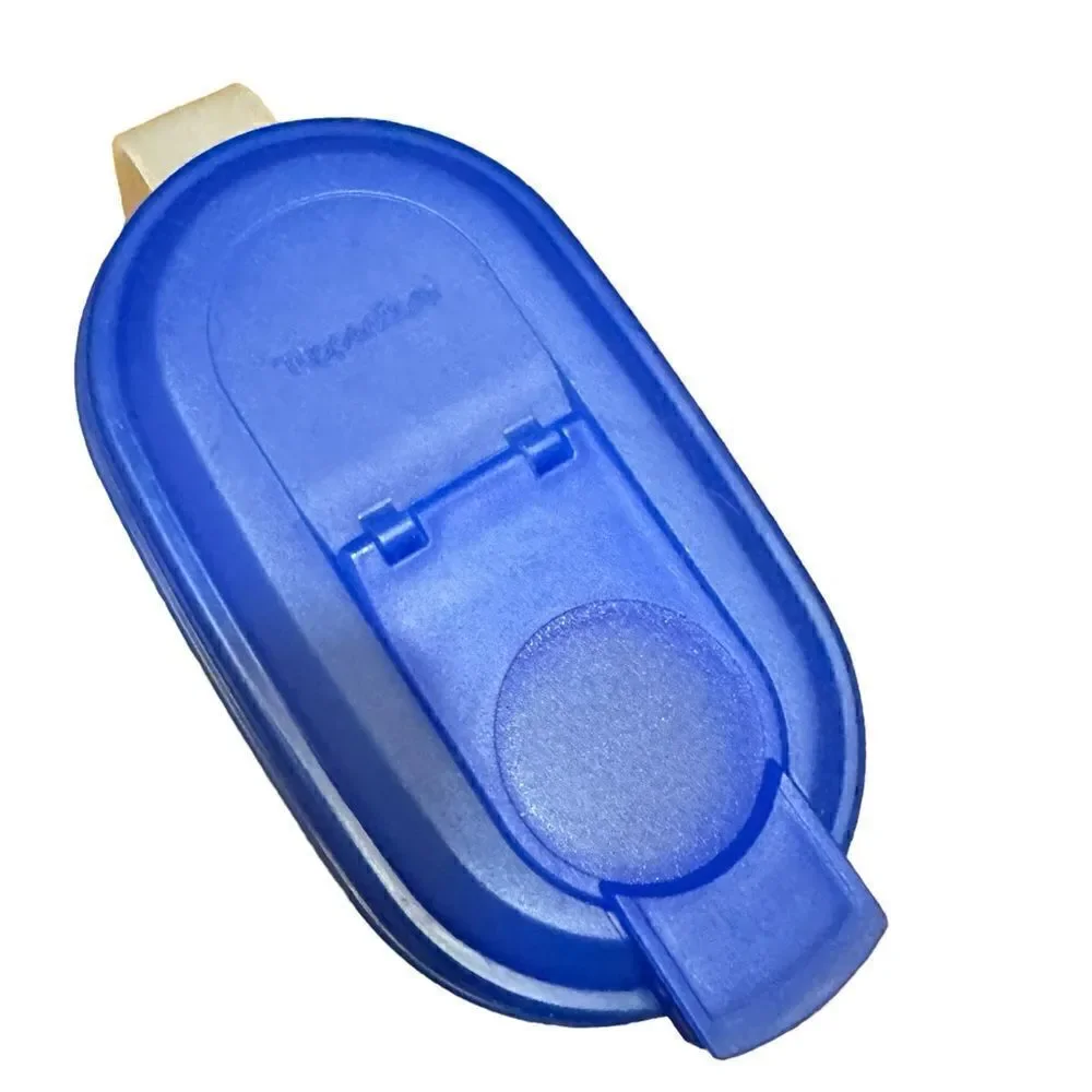 Tupperware 1 Quart semi sheer pitcher with blue flip top pouring lid 2189A-2.